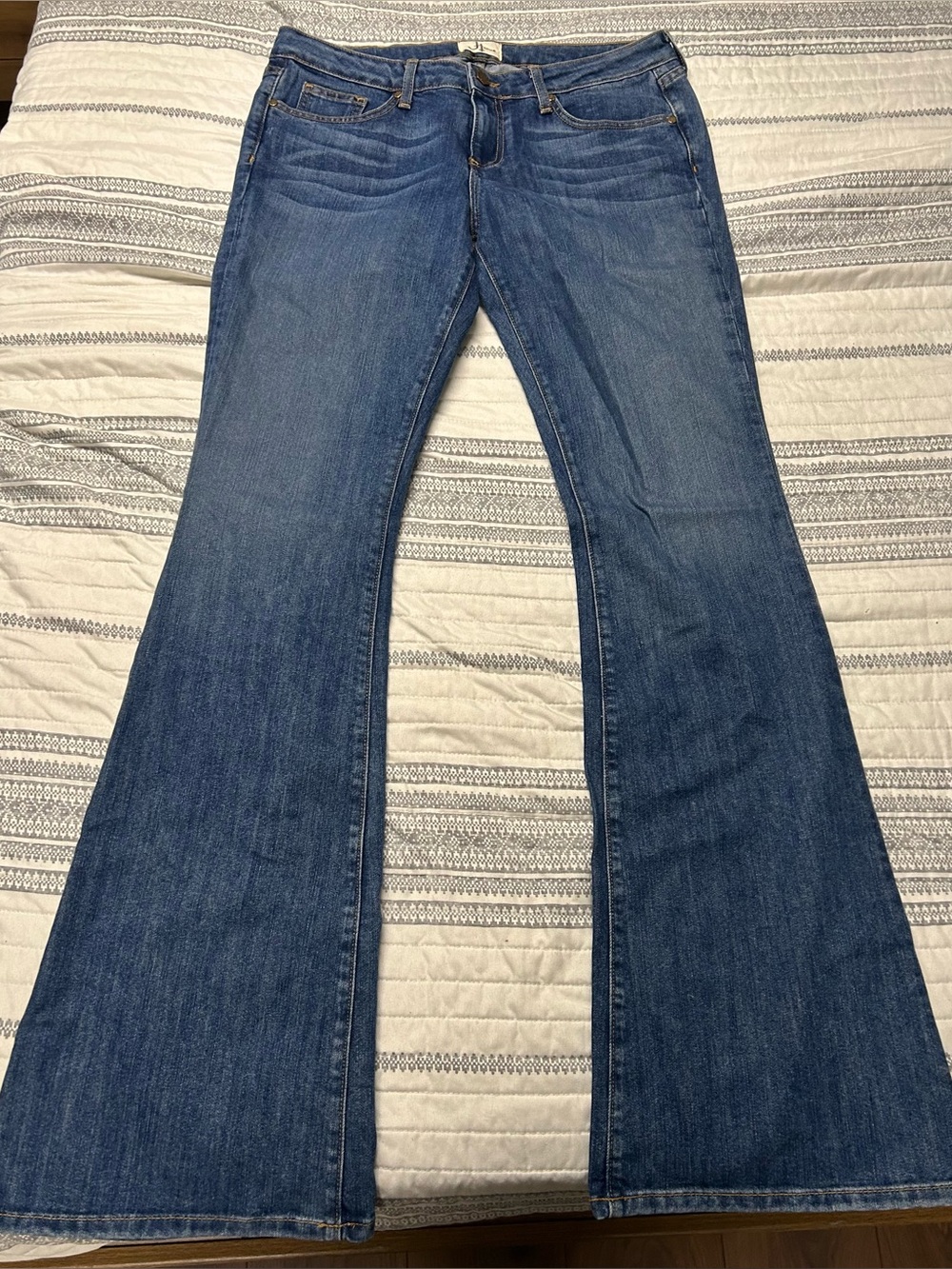 J Haus Jeans - Low Rise Flare Jeans Made in USA & Haus Wash Medium - Size 31